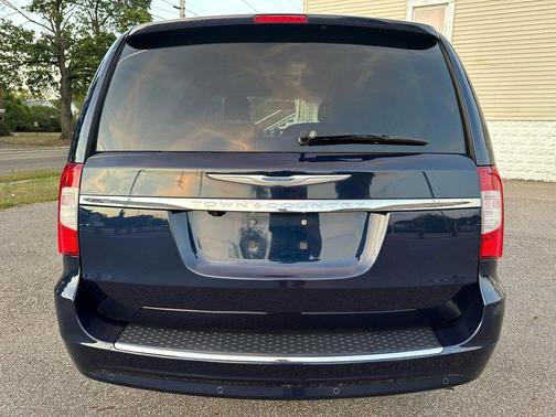 2013 Chrysler Town & Country Touring-L