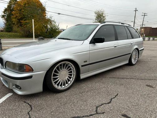 2001 BMW 525 525iT Wagon 4D
