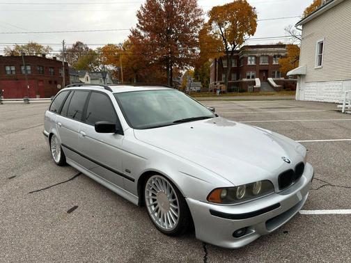 2001 BMW 525 525iT Wagon 4D