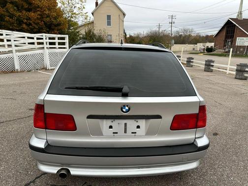 2001 BMW 525 525iT Wagon 4D