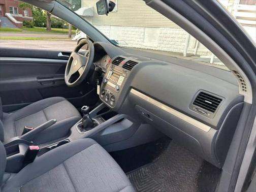 2009 Volkswagen Rabbit Base