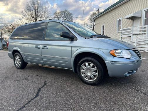2006 Chrysler Town & Country Limited