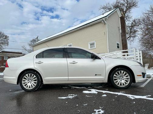 2010 Ford Fusion Hybrid Base