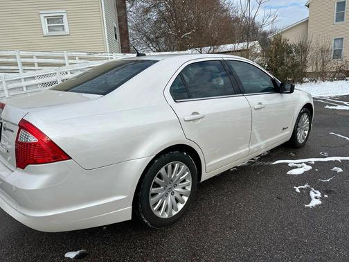2010 Ford Fusion Hybrid Base