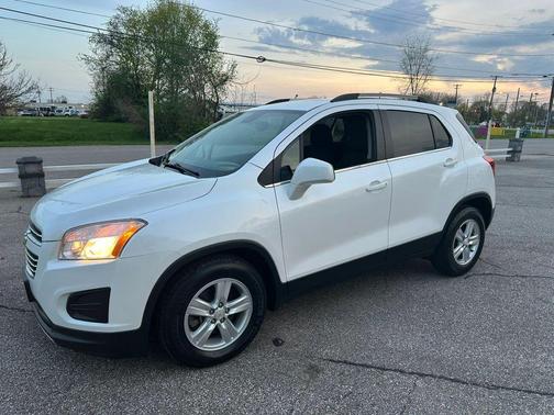White 2015 Chevrolet Trax LT