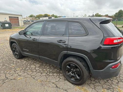 2017 Jeep Cherokee Sport