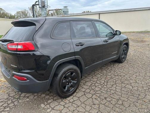 2017 Jeep Cherokee Sport