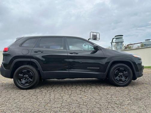 2017 Jeep Cherokee Sport