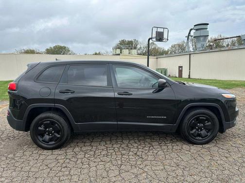 2017 Jeep Cherokee Sport