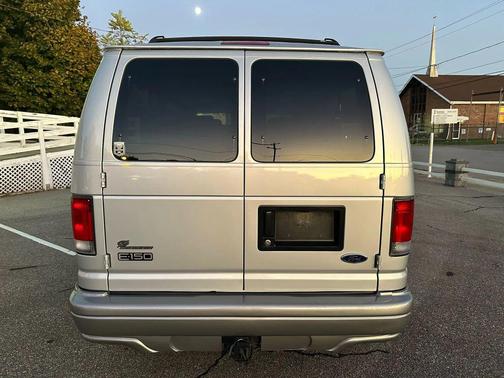 2000 Ford E150 Cargo