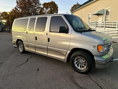 2000 Ford E150 Cargo