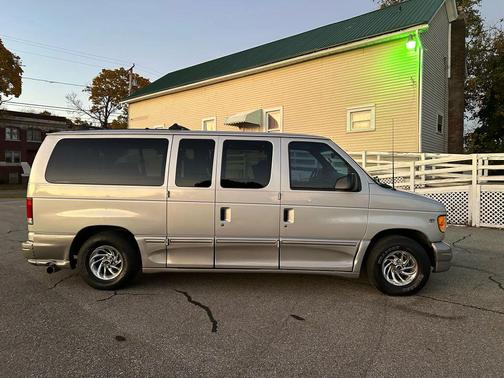 2000 Ford E150 Cargo