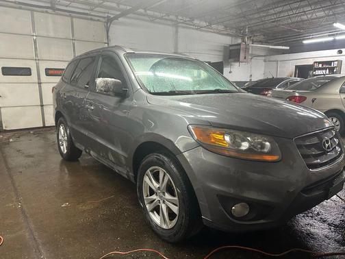 2010 Hyundai SANTA FE SE