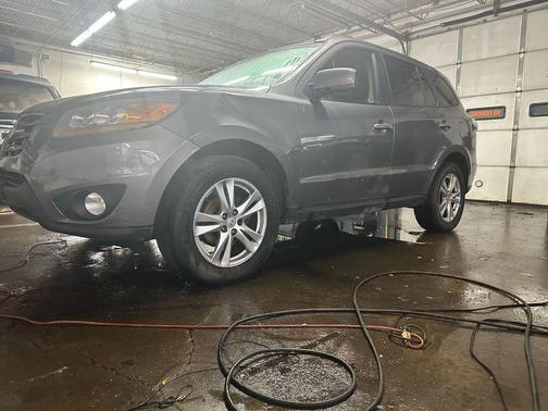 2010 Hyundai SANTA FE SE