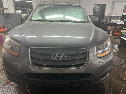 2010 Hyundai SANTA FE SE