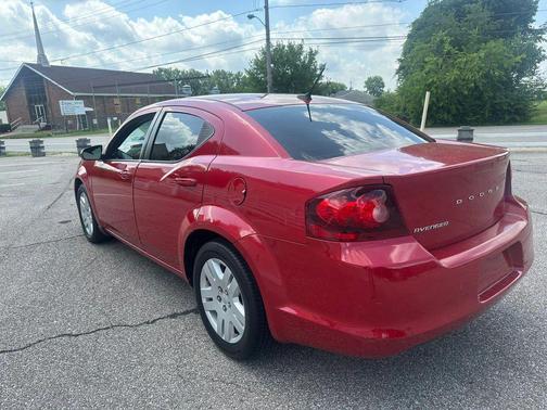 Red 2014 Dodge Avenger SE