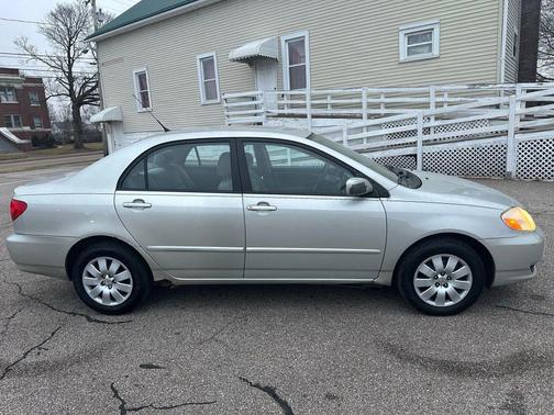 2004 Toyota Corolla LE