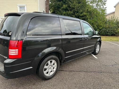 2010 Chrysler Town & Country Touring