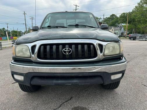 Green 2003 Toyota Tacoma Xtracab