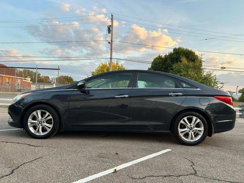 2011 Hyundai SONATA Limited