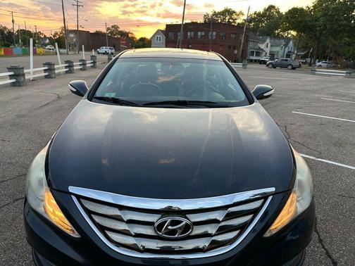 2011 Hyundai SONATA Limited