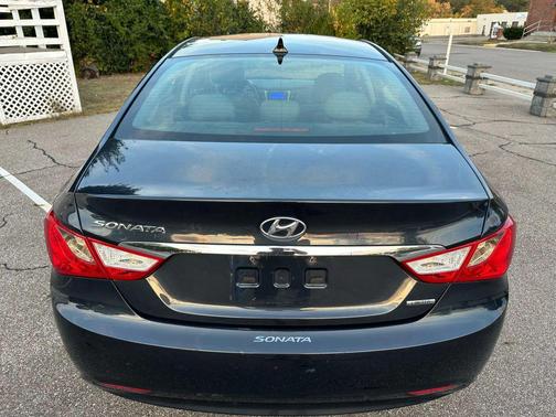 2011 Hyundai SONATA Limited