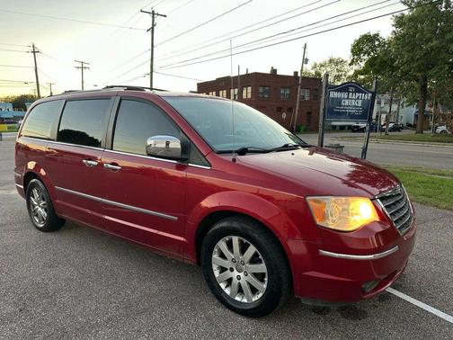 2008 Chrysler Town & Country Limited