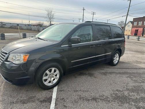 2010 Chrysler Town & Country Touring
