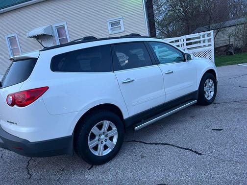 2011 Chevrolet Traverse 2LT