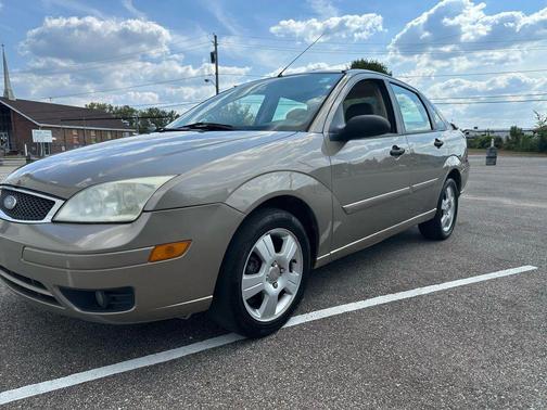 2005 Ford Focus ZX4 SE