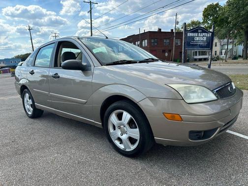 2005 Ford Focus ZX4 SE