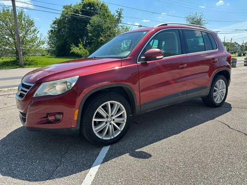 Red 2010 Volkswagen Tiguan SE