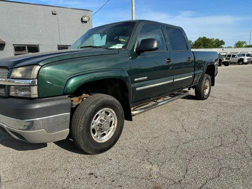 Green 2003 Chevrolet Silverado 2500 LS H/D Crew Cab