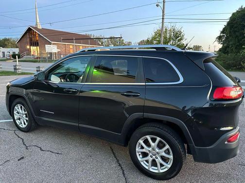 2014 Jeep Cherokee Sport