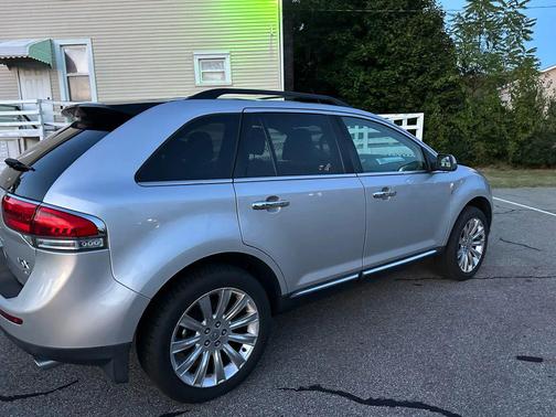 2011 Lincoln MKX Base