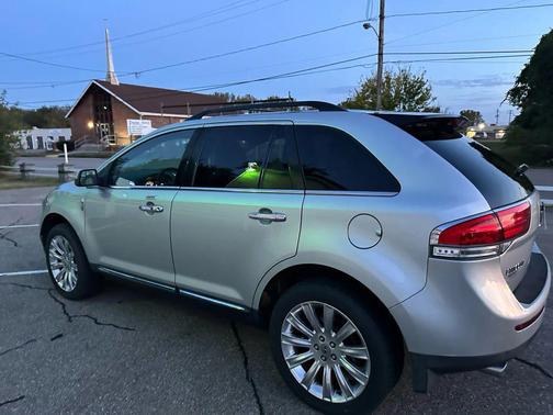 2011 Lincoln MKX Base