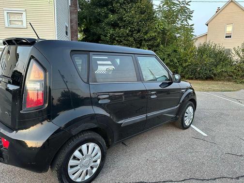 2010 Kia Soul +