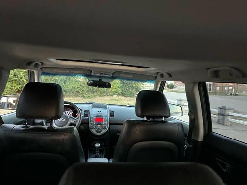 2010 Kia Soul +