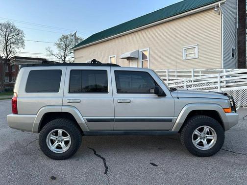 2007 Jeep Commander Sport