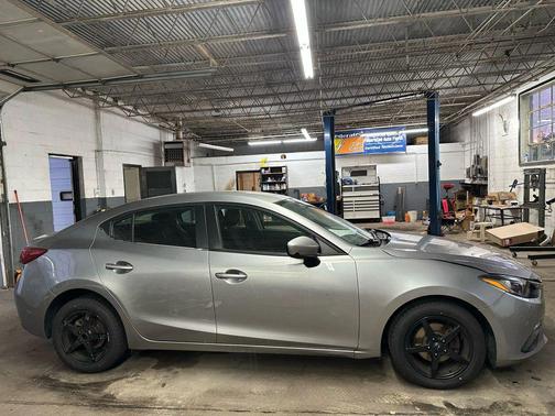 2015 Mazda Mazda3 i Sport