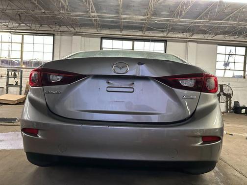 2015 Mazda Mazda3 i Sport