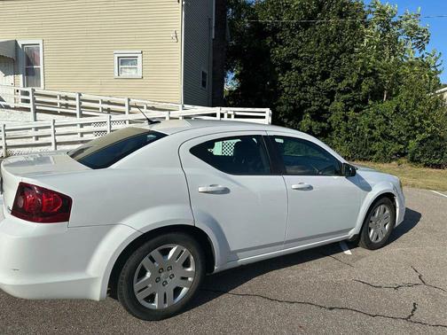 2013 Dodge Avenger SE