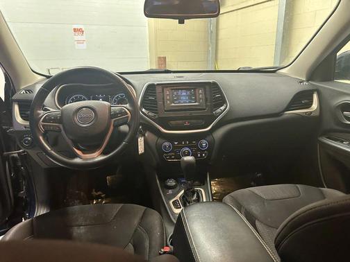 2015 Jeep Cherokee Sport