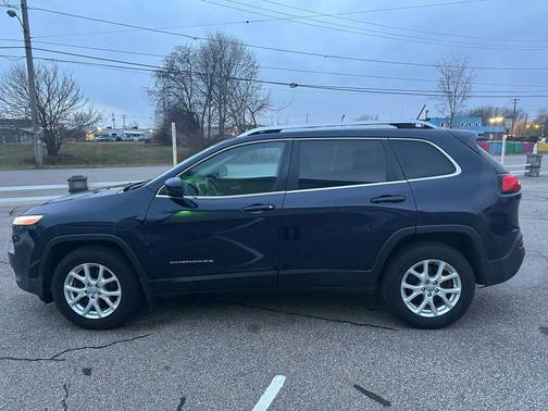 2015 Jeep Cherokee Sport