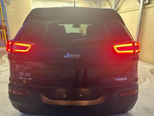 2015 Jeep Cherokee Sport