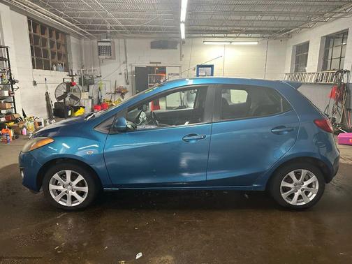 2011 Mazda Mazda2 Touring