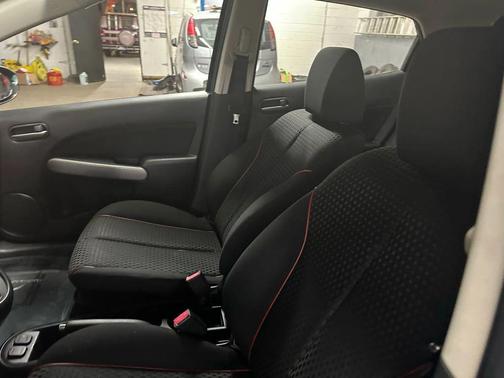 2011 Mazda Mazda2 Touring