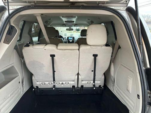 2011 Chrysler Town & Country Touring-L