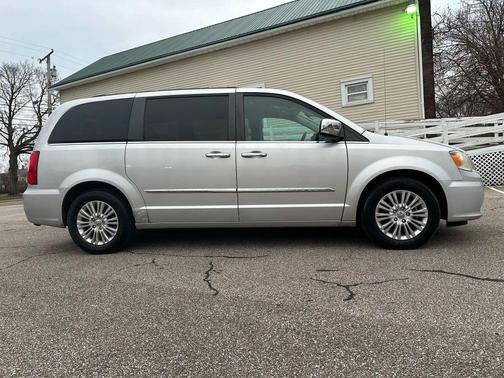 2011 Chrysler Town & Country Touring-L