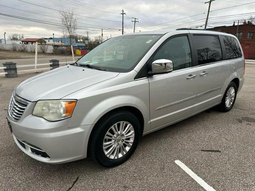 2011 Chrysler Town & Country Touring-L